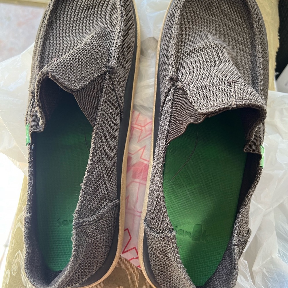 Shoes size 11